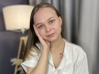 naked girl with webcam masturbating with sextoy ElwynaBucher