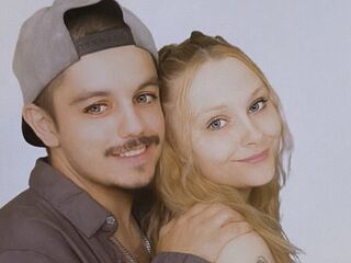 webcamgirl having sex MayAndJacob