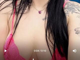 spanking cam MelanieDaring