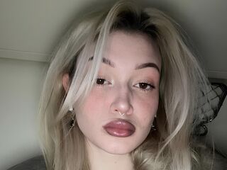 naked cam girl CaseyHemmerling