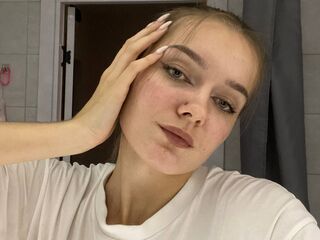 camgirl playing with sextoy CeciliaVanwinkle