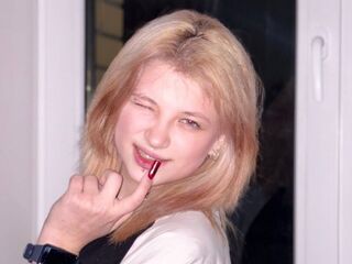 naked webcamgirl photo DaisySponholz