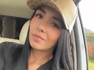 beautiful camgirl EmilyBrontes