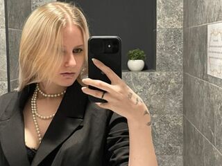 fingering girl webcam  JenaeMcquillen