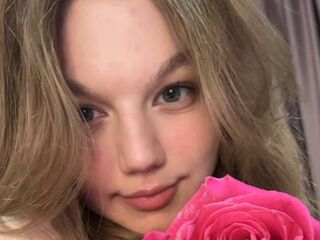 kinky video chat performer LinnGrimshaw