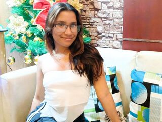 camgirl fingering pussy OdetteBelle