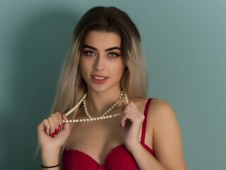 camgirl masturbating with sex toy RaysaDavis