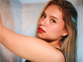 topless girl SusieJohns