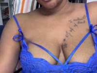 "Jeune femme pétillante, pleine de charme et de malice. J