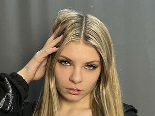 naughty cam girl masturbating with dildo GlendaLabeau