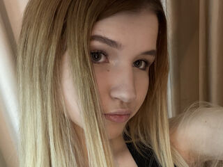 naked camgirl gallery AraPosey