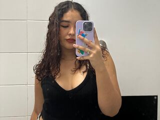 camslut showing tits AbygailGarcia