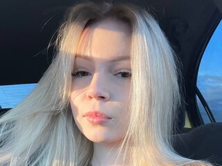 naked girl with webcam masturbating with dildo AdellWaskey