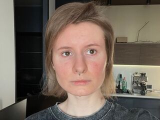 chatrubate cam girl AlessandraMillis