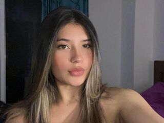 masturbating camgirl AmberExpocito