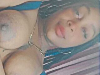 nude webcam girl photo AndreTower