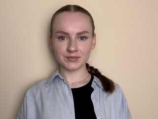nude webcam girl photo BettyannGrenon