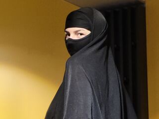 naked cam girl gallery BiaBlack