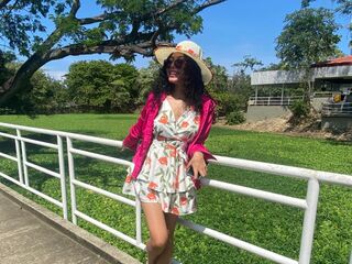 camslut showing pussy CamelyWilliams