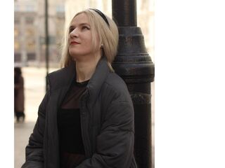 camslut masturbating CarinGoodwin