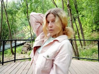 hot cam girl masturbating with dildo CelesteForman