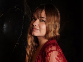 camslut topless CharlotBlonde