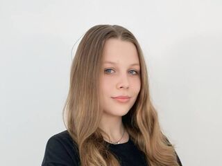 fingering cam girl ChristianeSivie