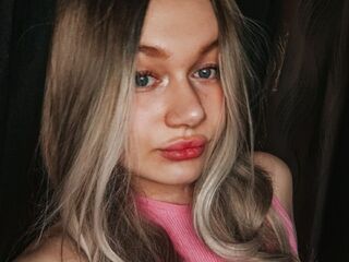 hot cam girl masturbating with vibrator CirillaAkerman