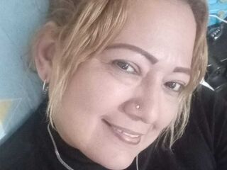 camwhore masturbating with sextoy ClauCollins