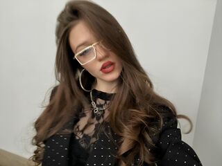 camwhore masturbating with dildo ClementinePembe