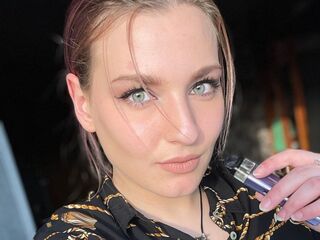 topless camgirl CristaStwell