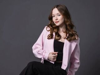 camgirl chat room DarleenBenjamin