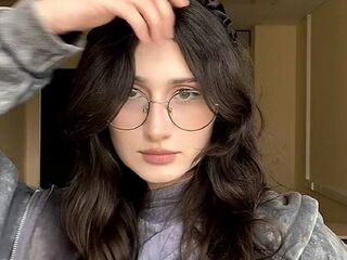 naked camgirl DianneBrowie