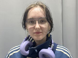 chat room picture DoraDawson