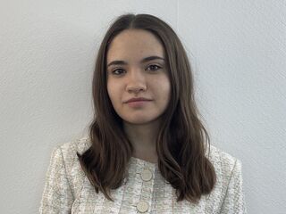 camslut showing pussy ElishaPelini