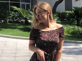 hot webcamslut EmileeBeyale