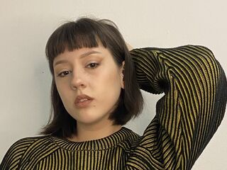 camgirl showing pussy FannieRasberry