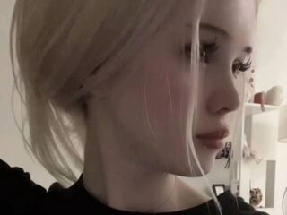 shaved pussy web cam HeatherHeinitz