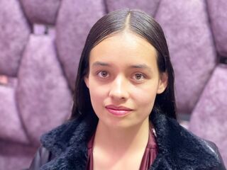 adult video chat IssaMontenegro