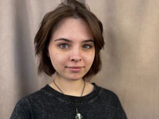 camgirl fingering shaved pussy JaneenEgleton