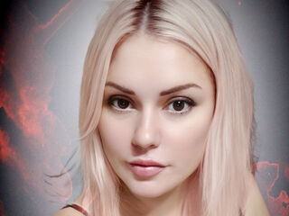 cam girl playing with vibrator KarinaEvani