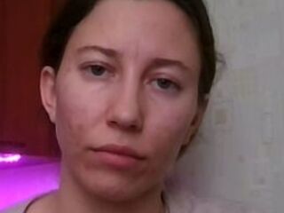 cam girl playing with sextoy KarinaThum