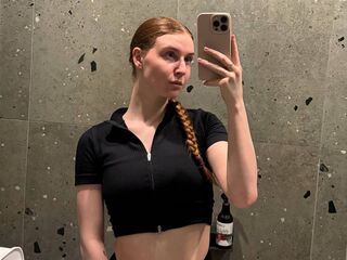 girl webcam naked LessieNunz