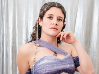 nude webcamgirl pic LiaSannin