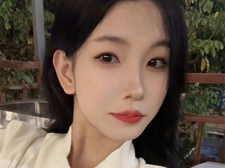 chat room webcam picture LianaWuy