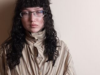 camwhore shaved pussy LonnieMackaman