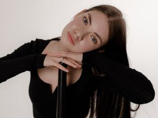 adult live web cam LucienneTitlow