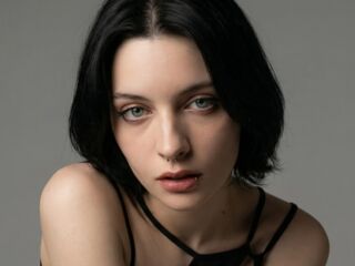 nude webcamgirl LuisaFinell