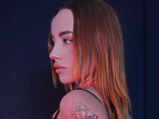 topless webcamgirl MagicalYana