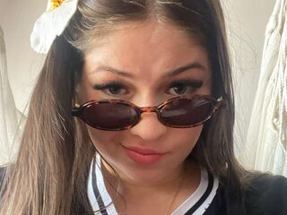 masturbating cam girl MiaCelezte